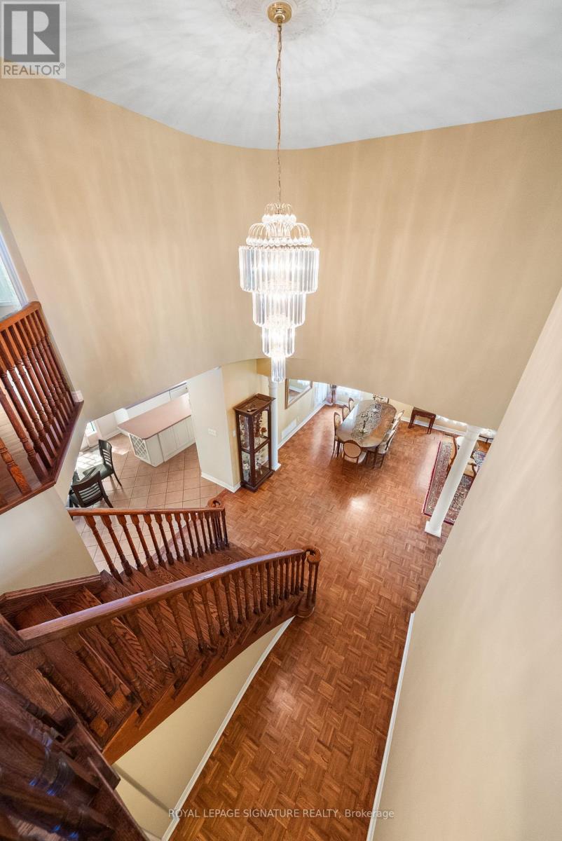Photo 23 of 3 Linda Margaret Crescent, Richmond Hill ON