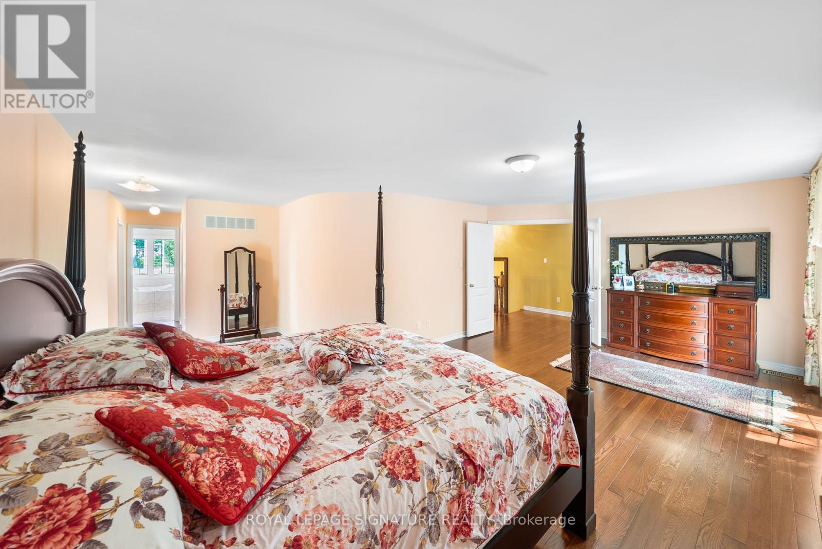 Photo 25 of 3 Linda Margaret Crescent, Richmond Hill ON