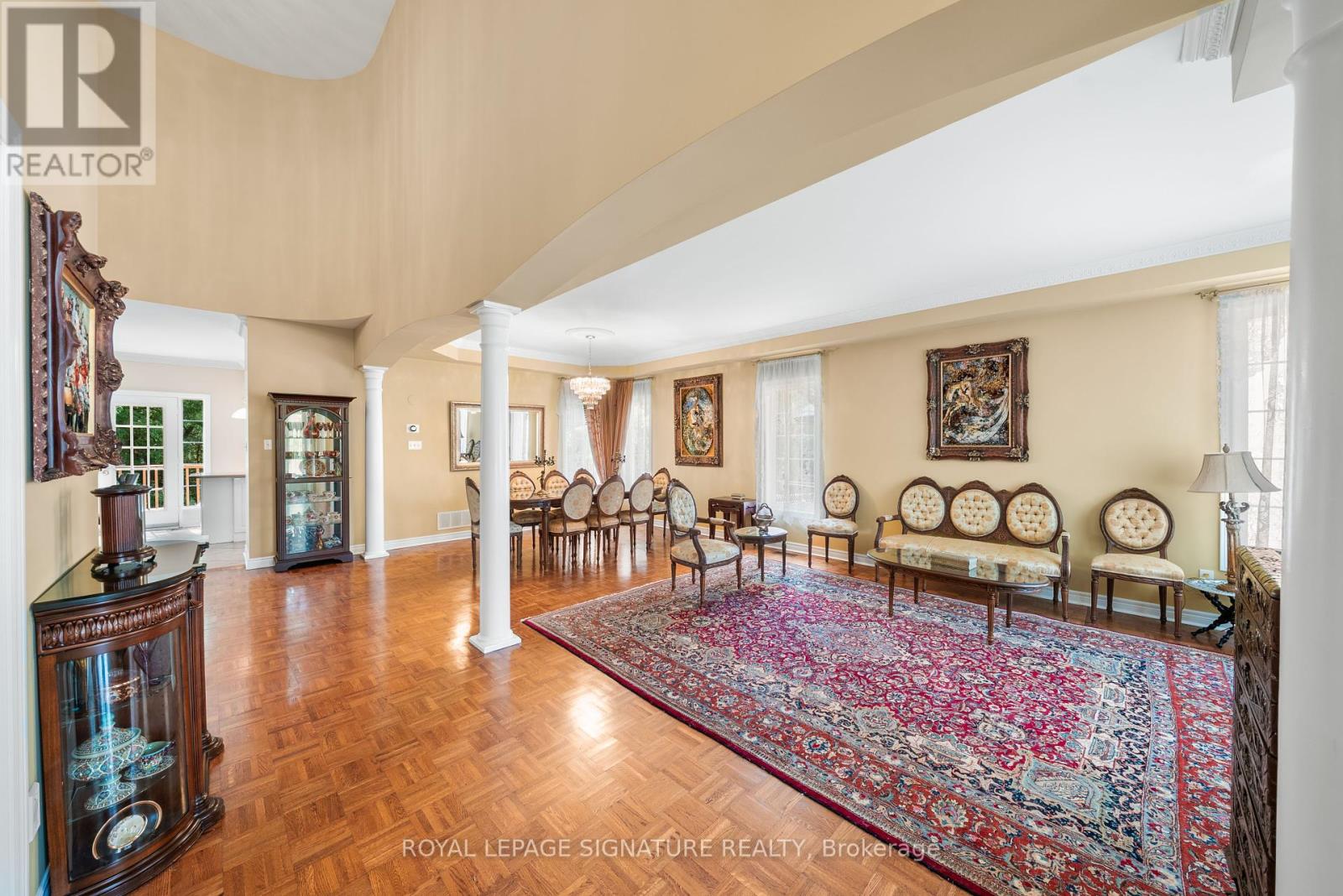 Photo 9 of 3 Linda Margaret Crescent, Richmond Hill ON
