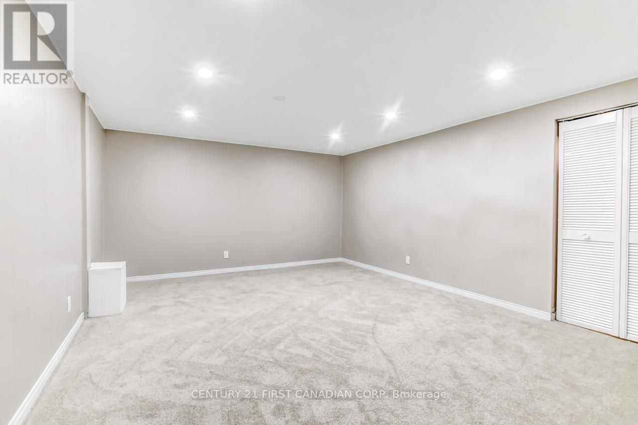 Photo 12 of 59 Augusta Crescent, London South ON