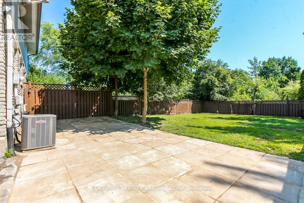 Photo 5 of 59 Augusta Crescent, London South ON