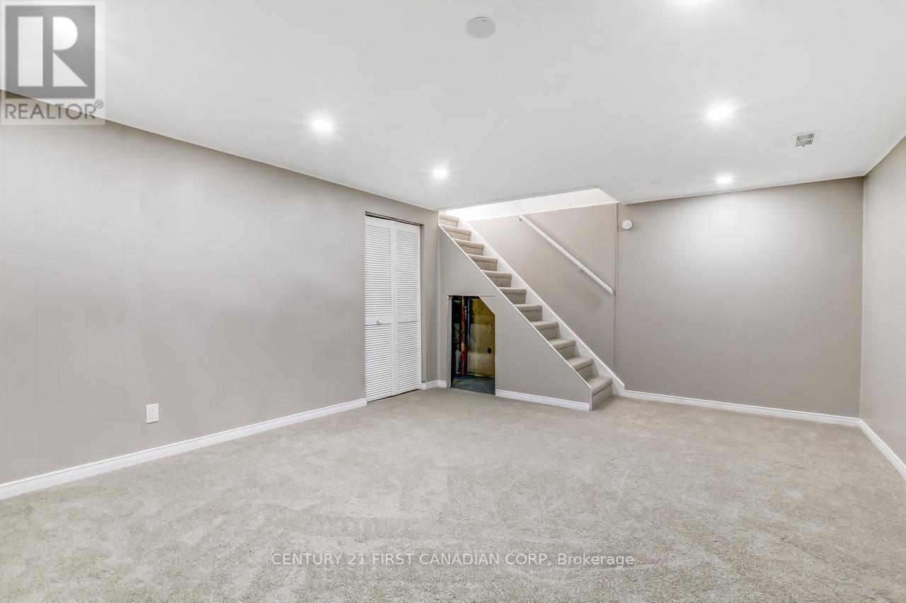 Photo 8 of 59 Augusta Crescent, London South ON
