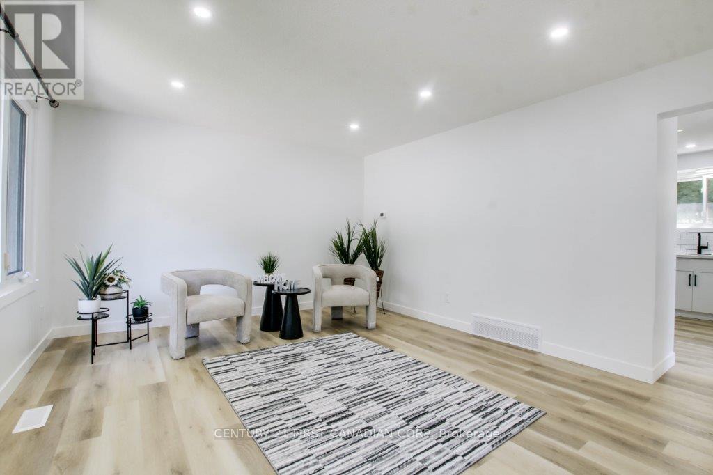 Photo 20 of 59 Augusta Crescent, London South ON