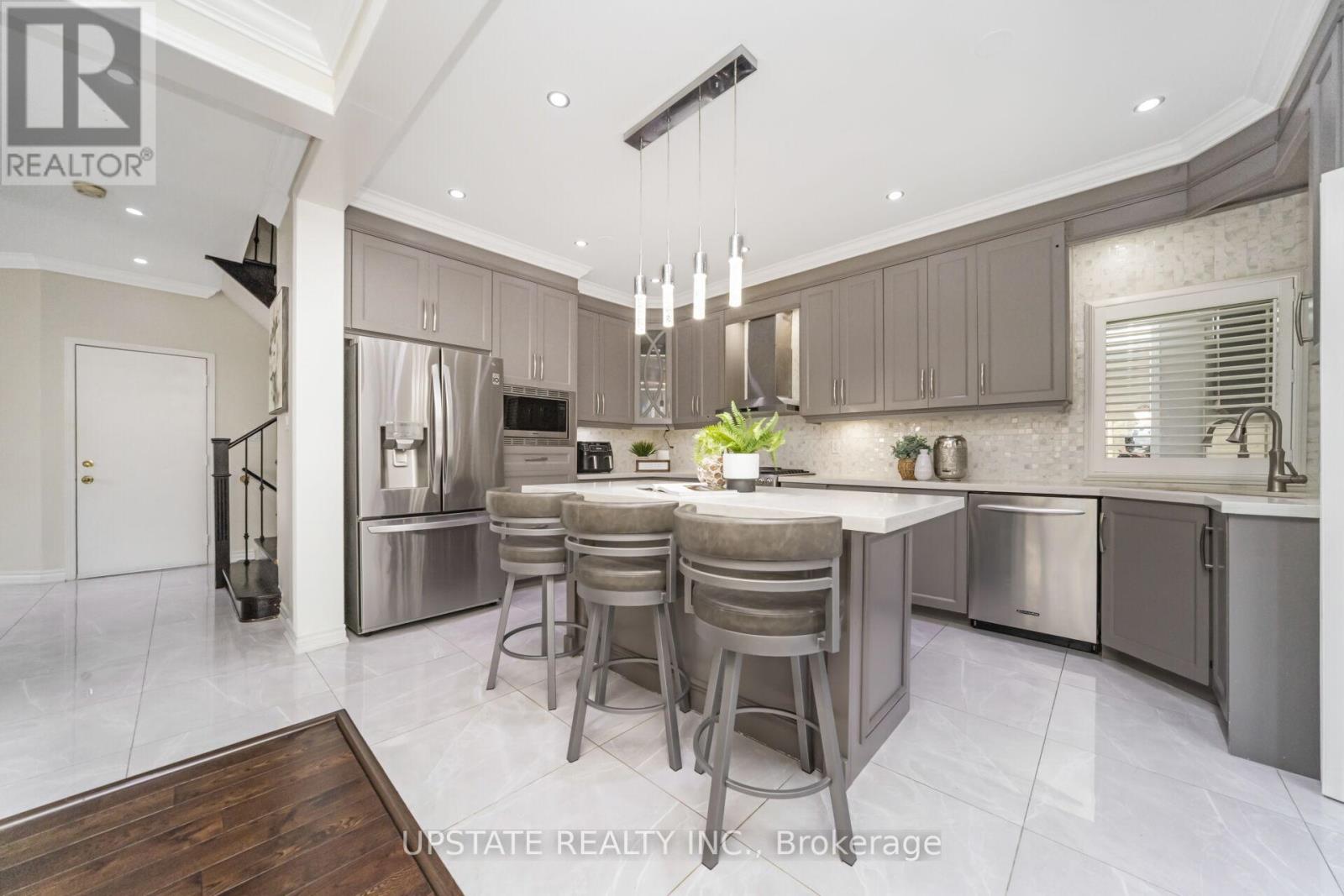 Photo 14 of 48 Clementine Drive, Brampton ON