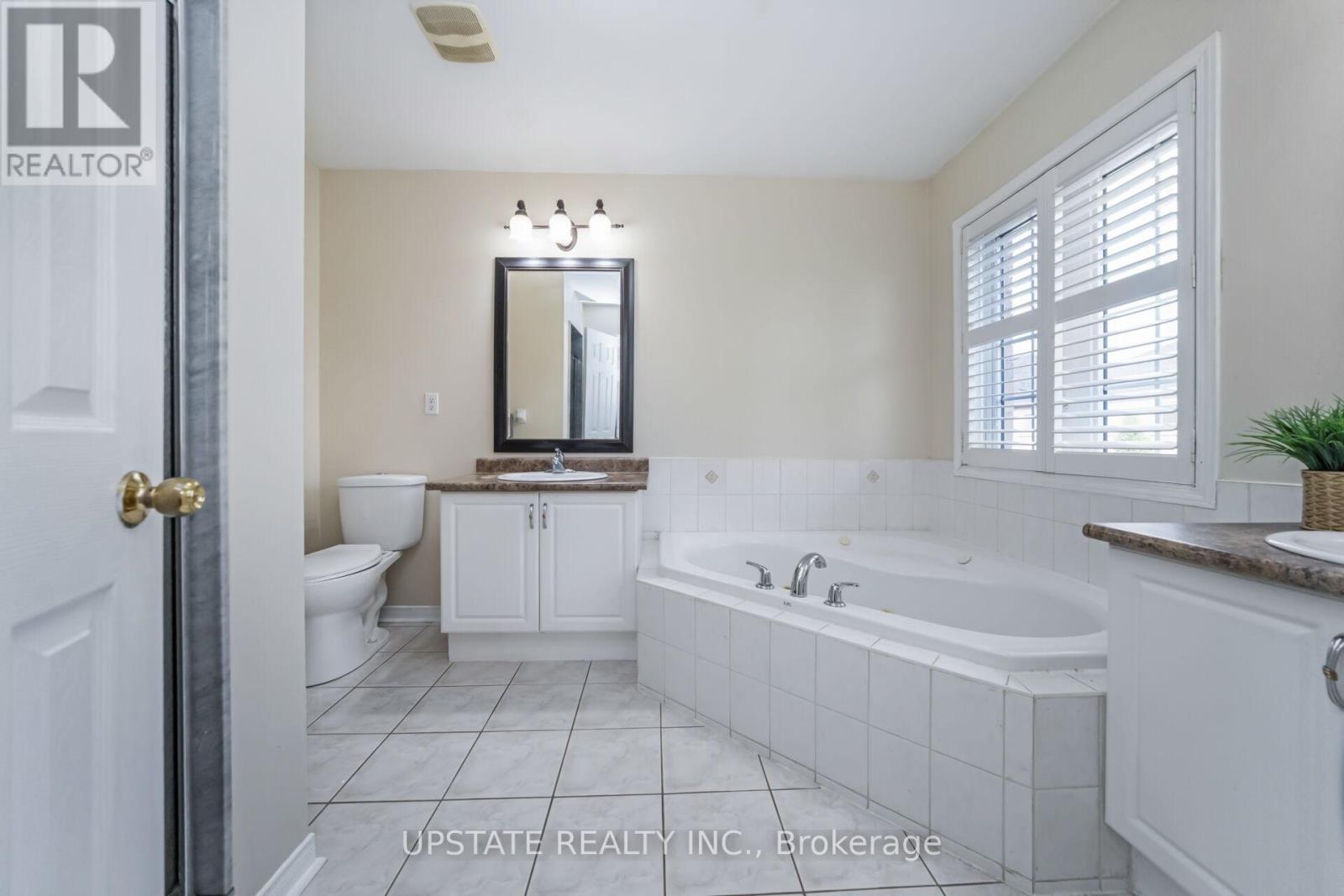 Photo 22 of 48 Clementine Drive, Brampton ON