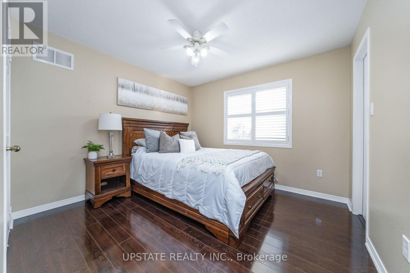 Photo 24 of 48 Clementine Drive, Brampton ON