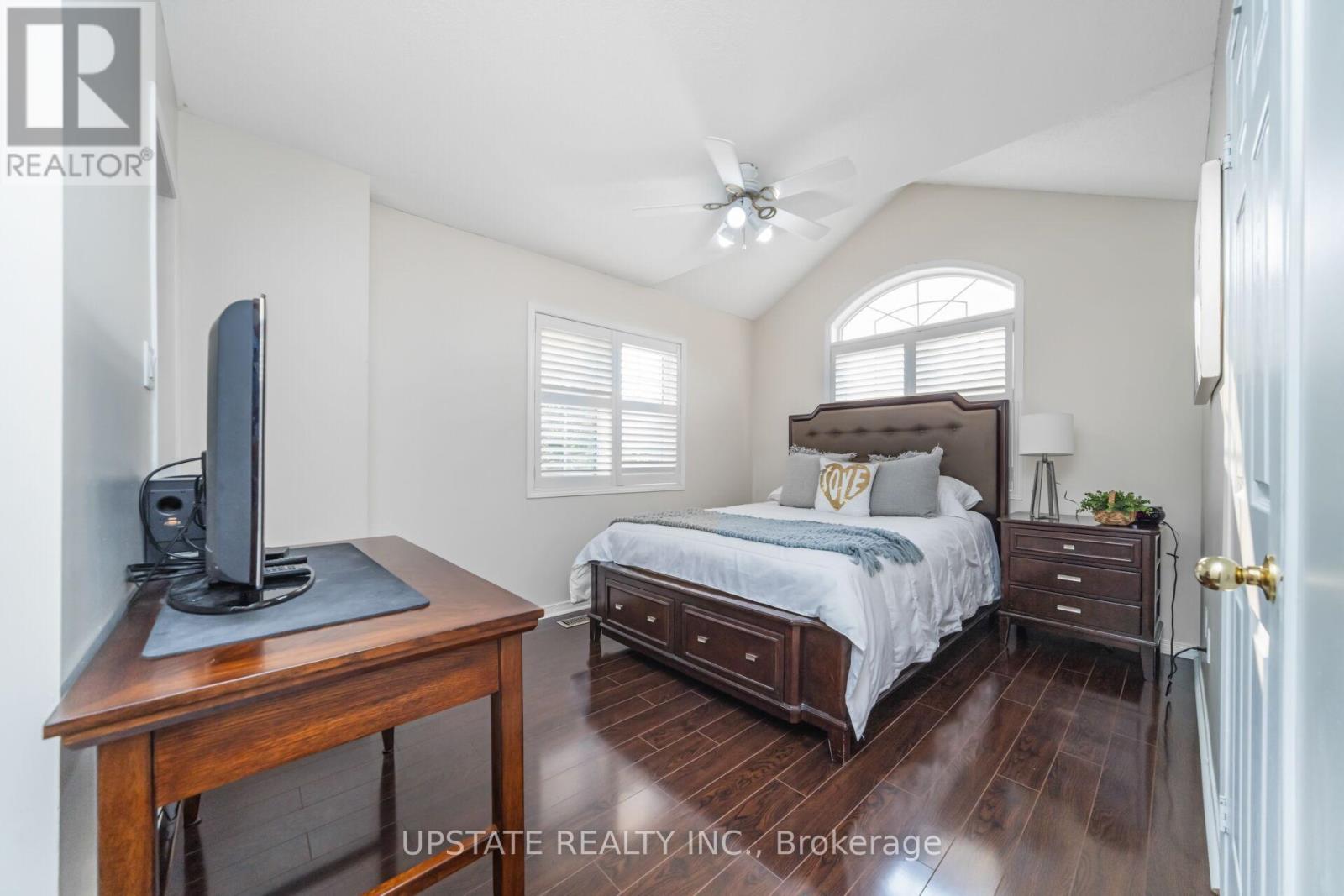 Photo 25 of 48 Clementine Drive, Brampton ON