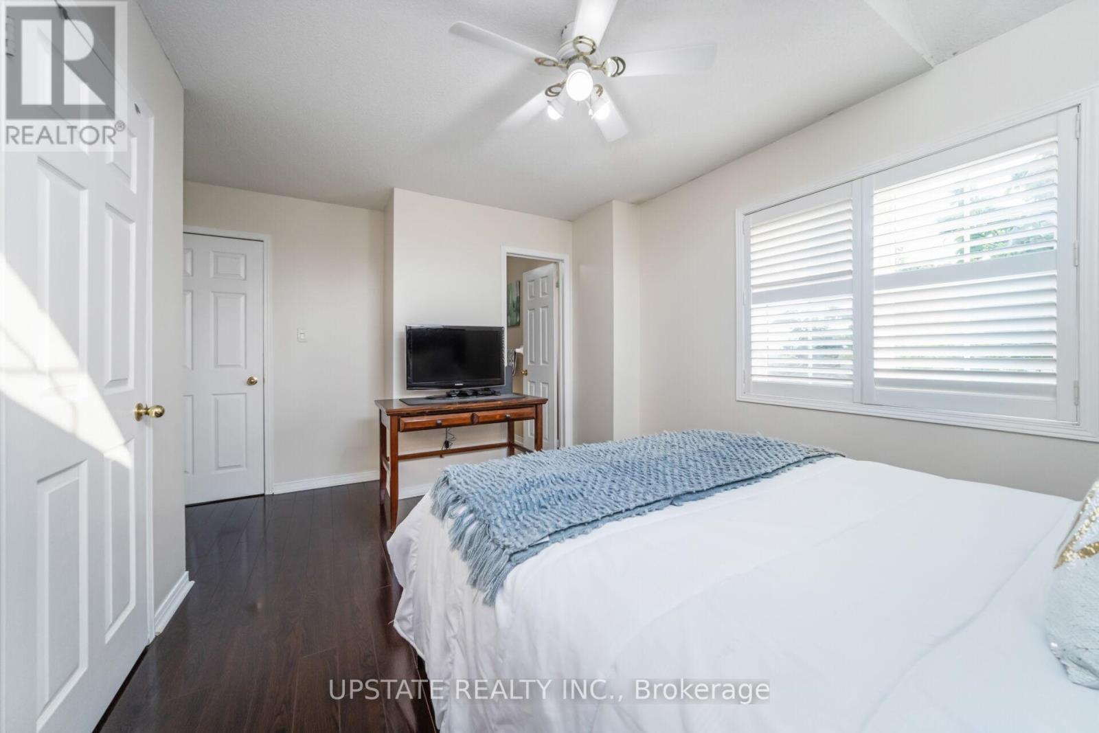Photo 26 of 48 Clementine Drive, Brampton ON
