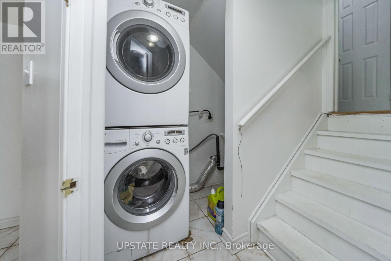 Photo 31 of 48 Clementine Drive, Brampton ON