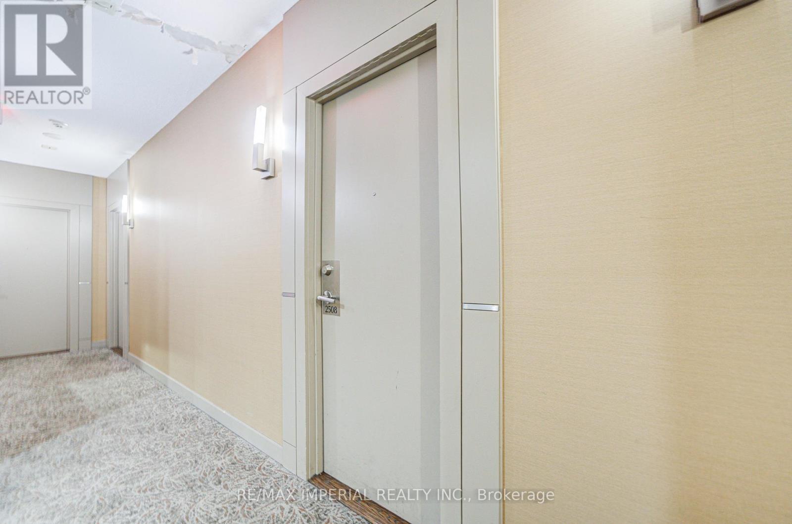 Photo 4 of 2508 330 Burnhamthorpe Road W, Mississauga ON