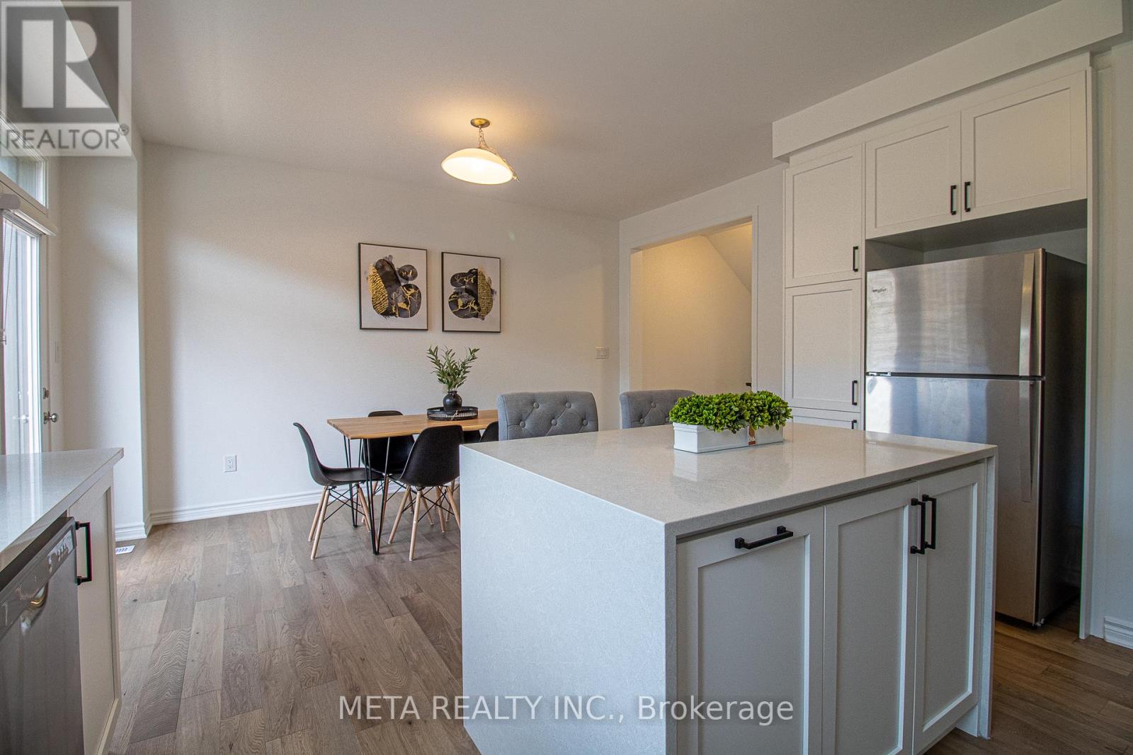 Photo 10 of 1359 William Halton Parkway, Oakville ON