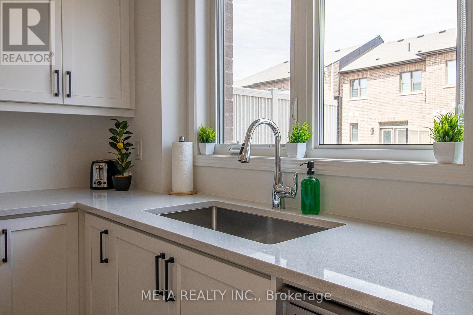 Photo 13 of 1359 William Halton Parkway, Oakville ON