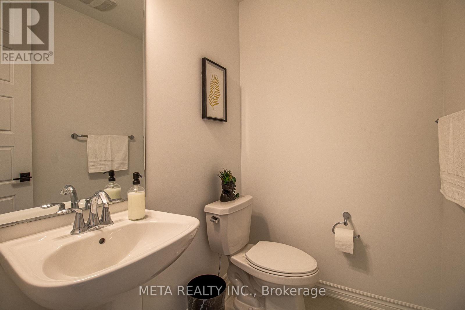 Photo 15 of 1359 William Halton Parkway, Oakville ON