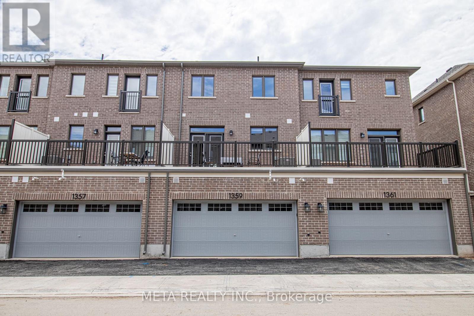 Photo 33 of 1359 William Halton Parkway, Oakville ON