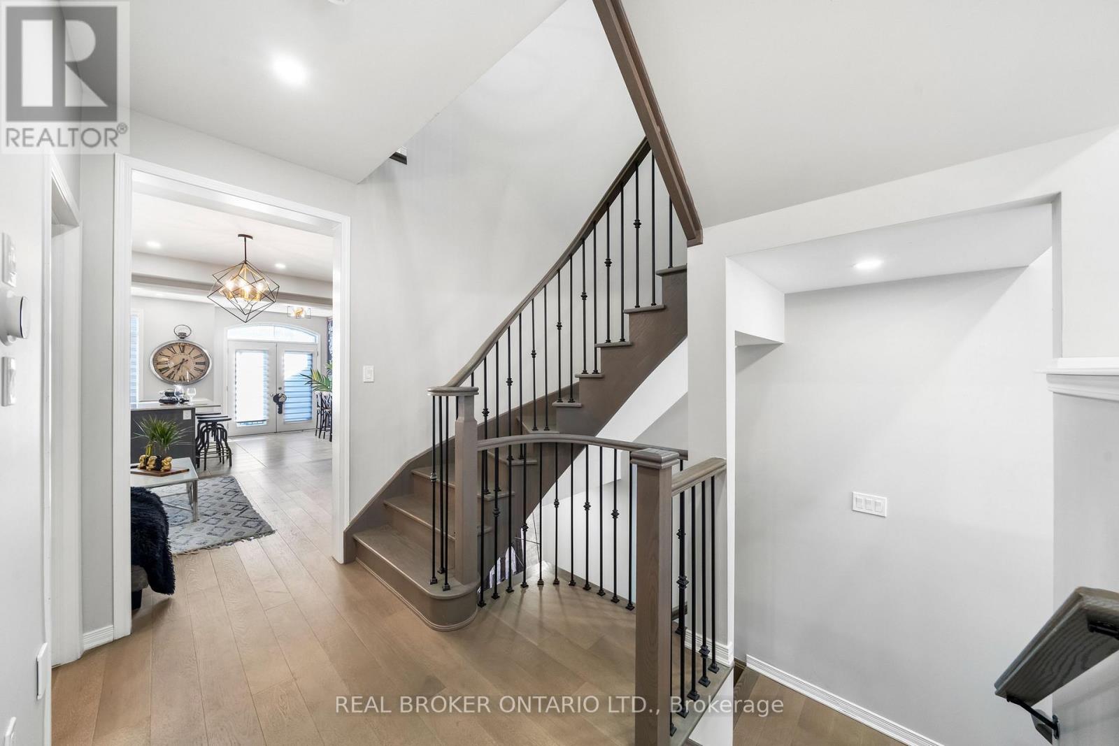 Photo 13 of 114 Preston Meadow Avenue, Mississauga ON