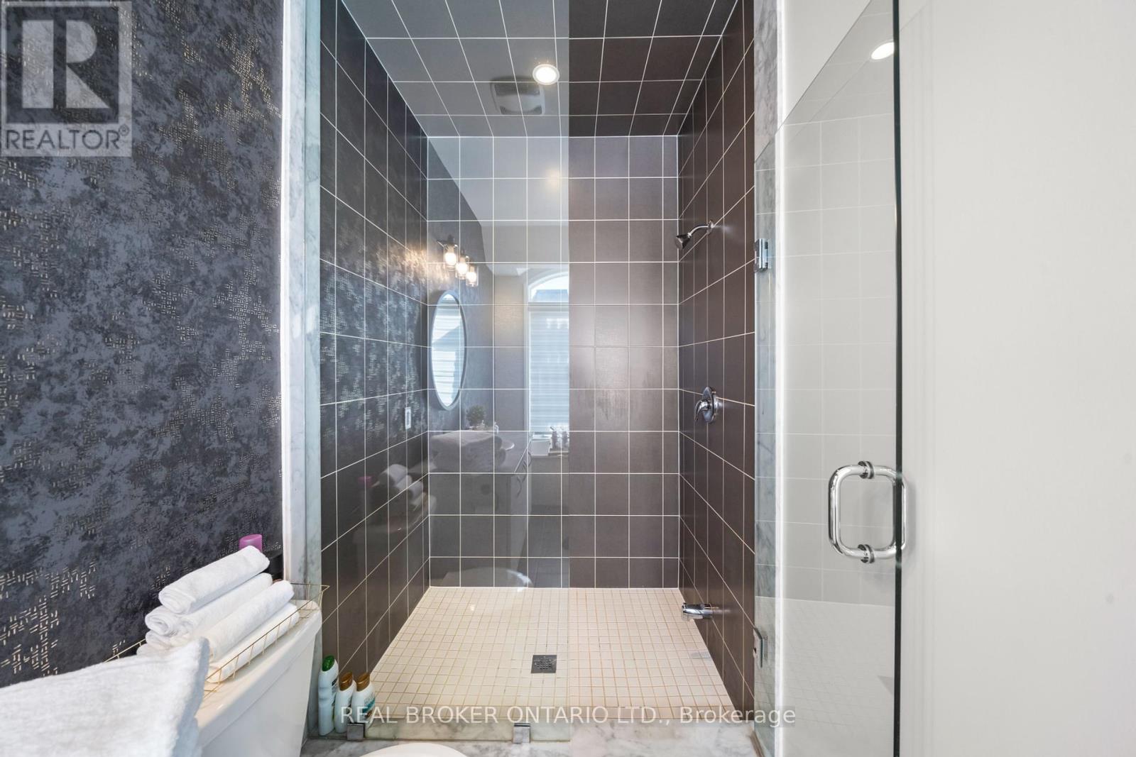 Photo 34 of 114 Preston Meadow Avenue, Mississauga ON