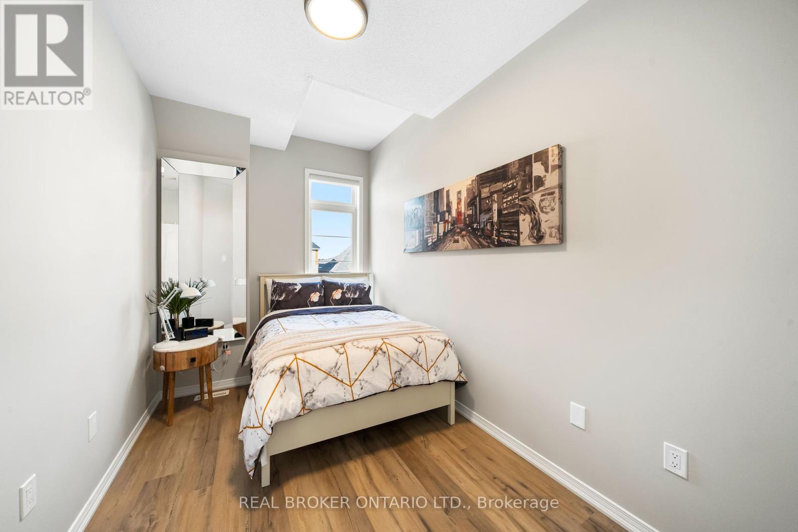 Photo 35 of 114 Preston Meadow Avenue, Mississauga ON