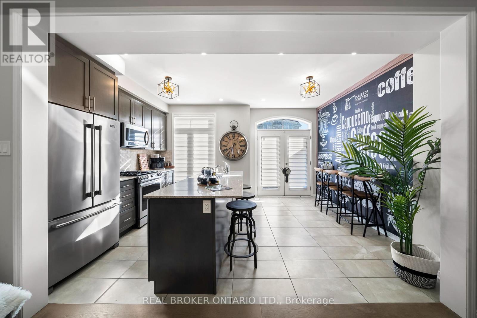 Photo 5 of 114 Preston Meadow Avenue, Mississauga ON