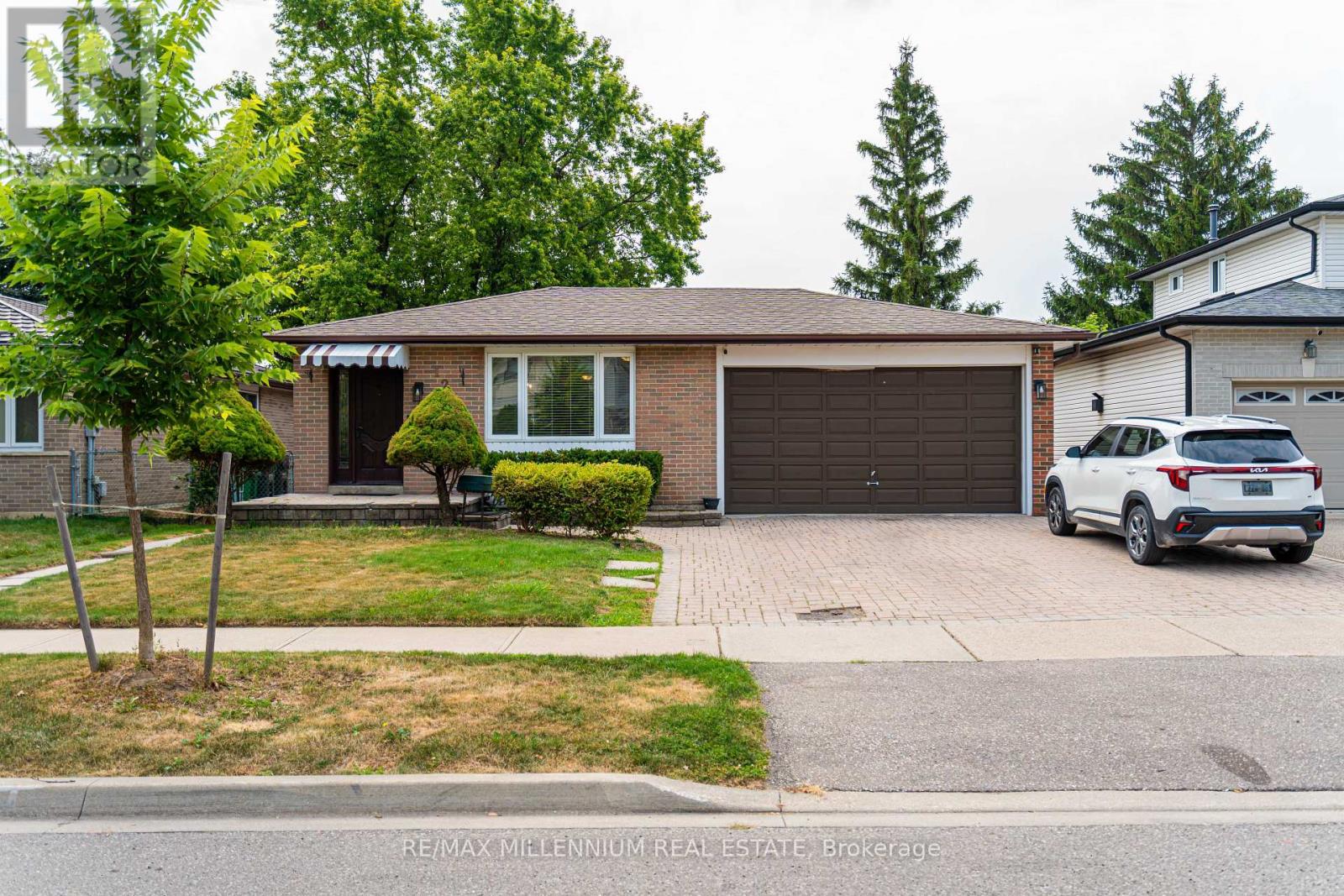 Photo 1 of 120 Madoc Drive, Brampton ON