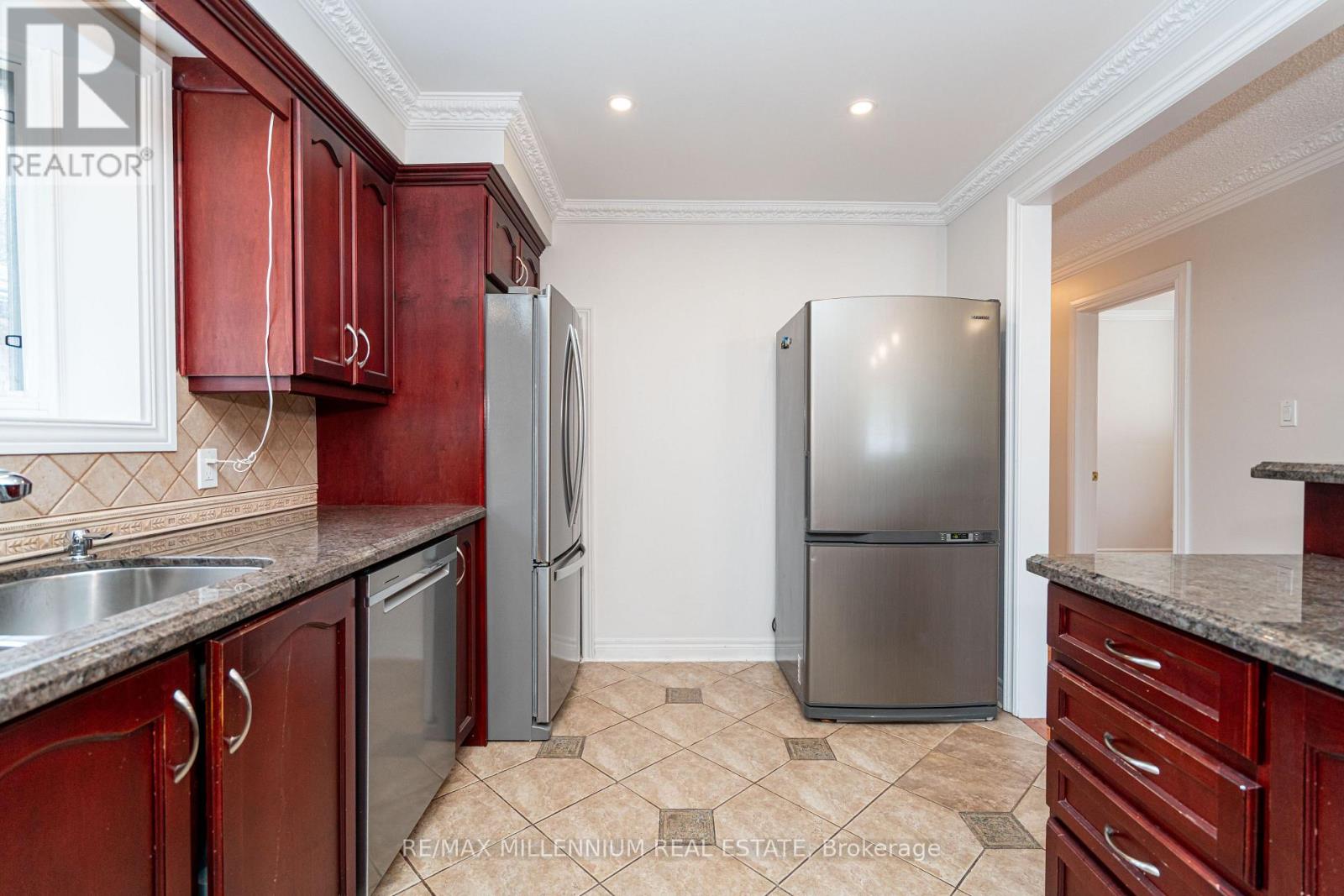 Photo 14 of 120 Madoc Drive, Brampton ON