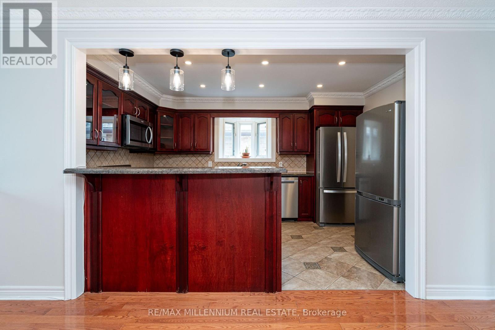 Photo 16 of 120 Madoc Drive, Brampton ON