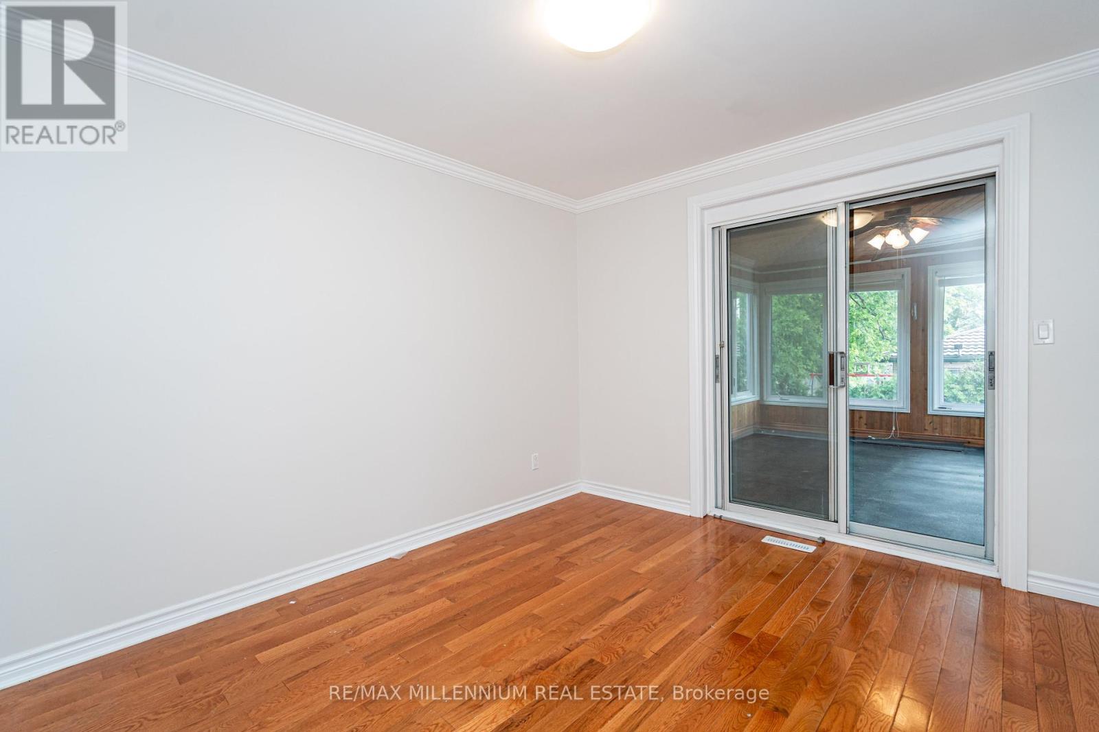 Photo 17 of 120 Madoc Drive, Brampton ON
