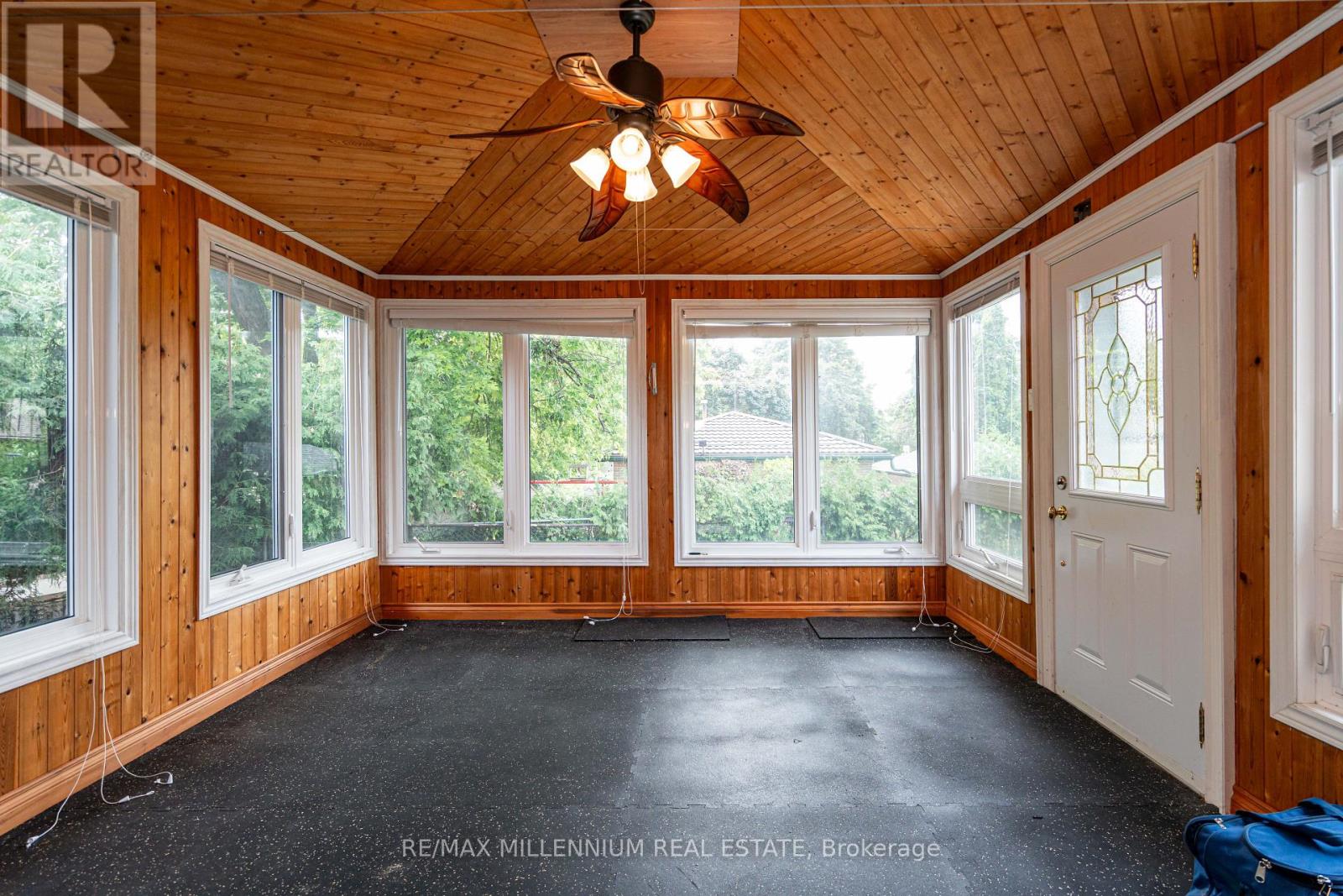 Photo 21 of 120 Madoc Drive, Brampton ON