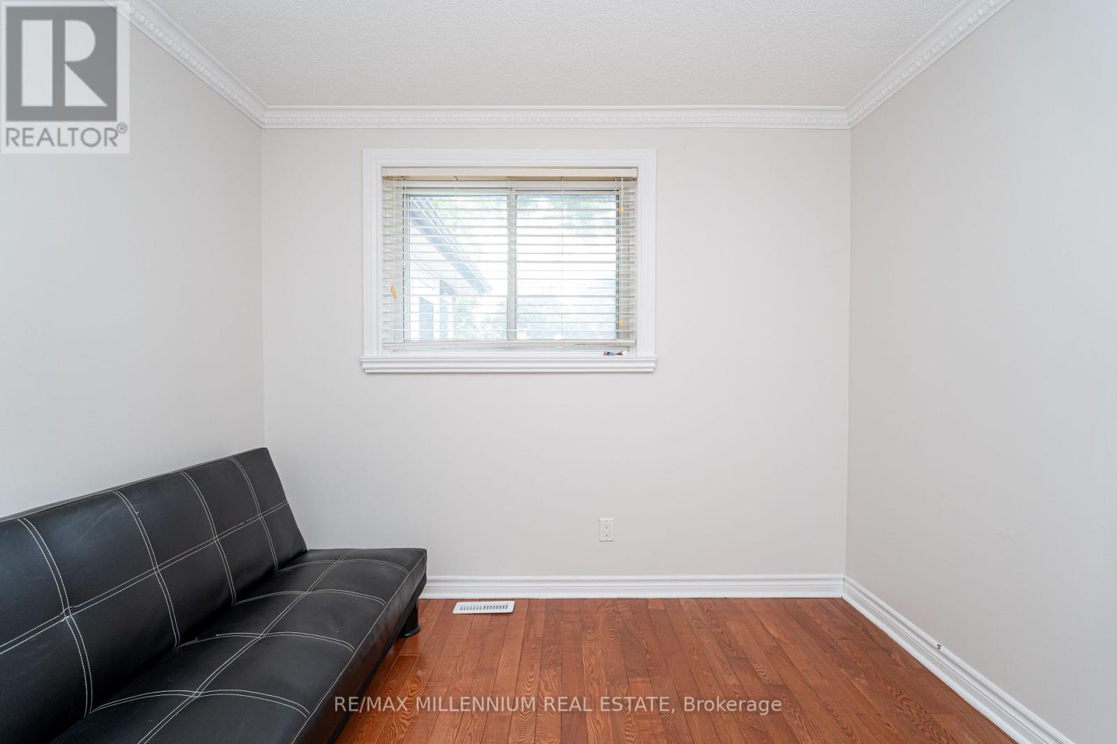 Photo 26 of 120 Madoc Drive, Brampton ON