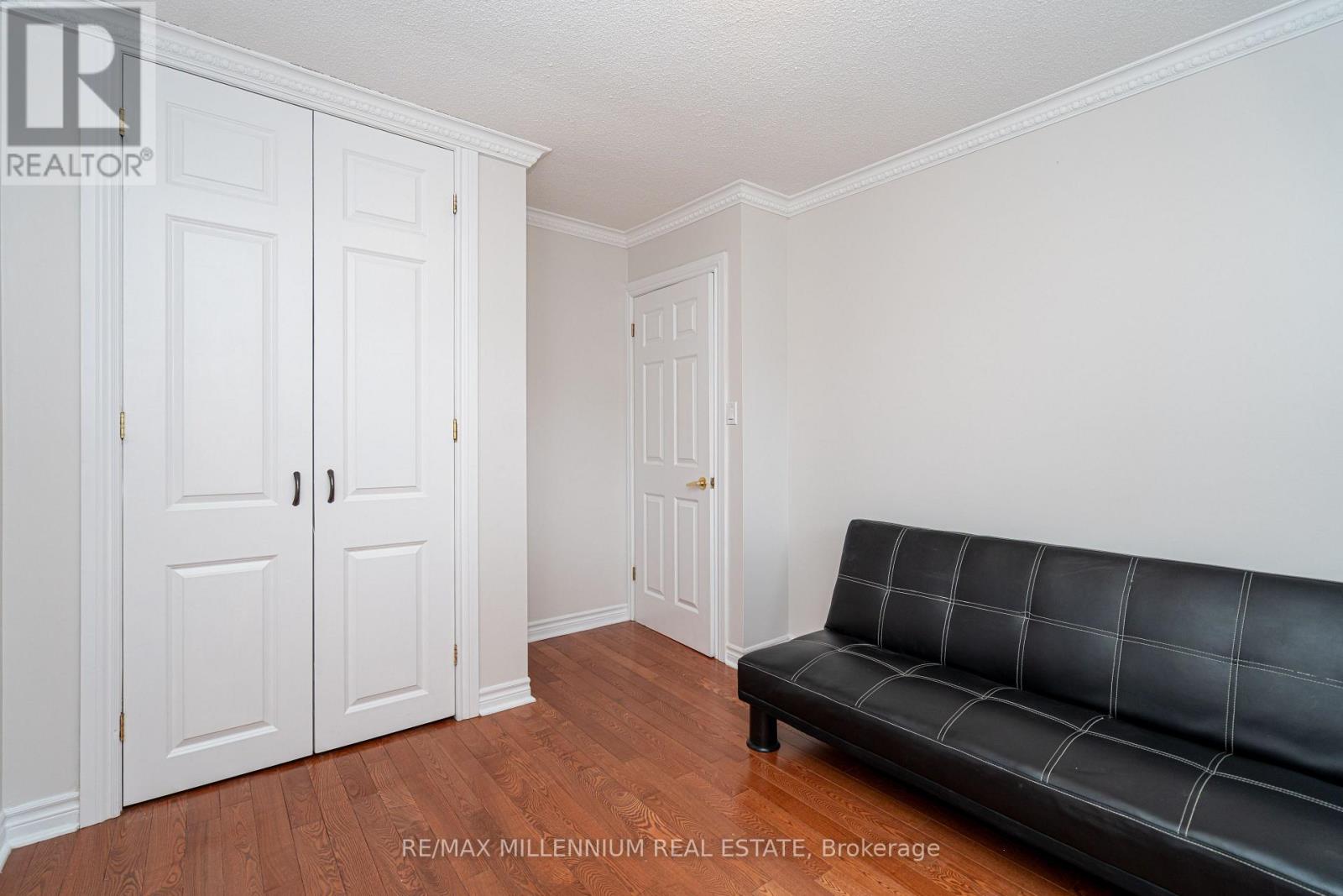 Photo 28 of 120 Madoc Drive, Brampton ON