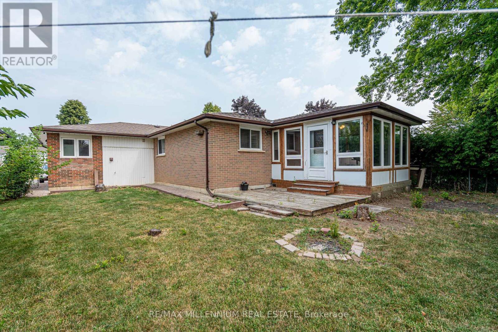 Photo 41 of 120 Madoc Drive, Brampton ON