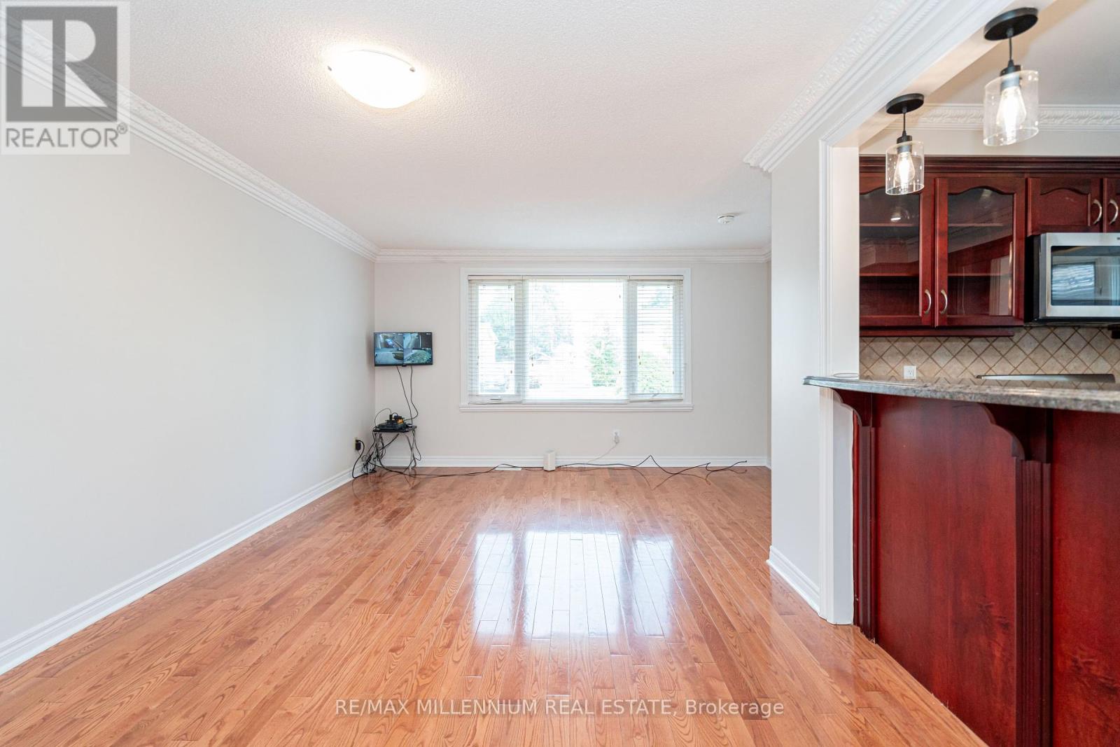Photo 8 of 120 Madoc Drive, Brampton ON