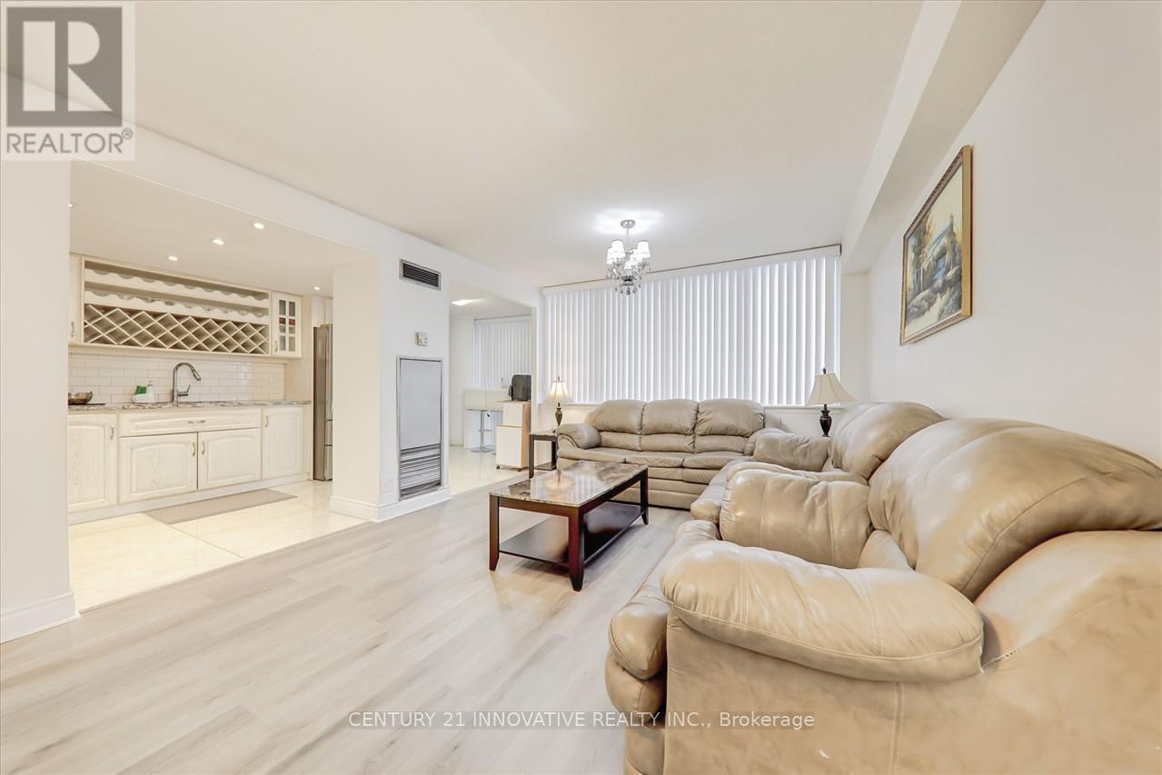 Photo 10 of 1004 10 Markbrook Lane, Toronto ON