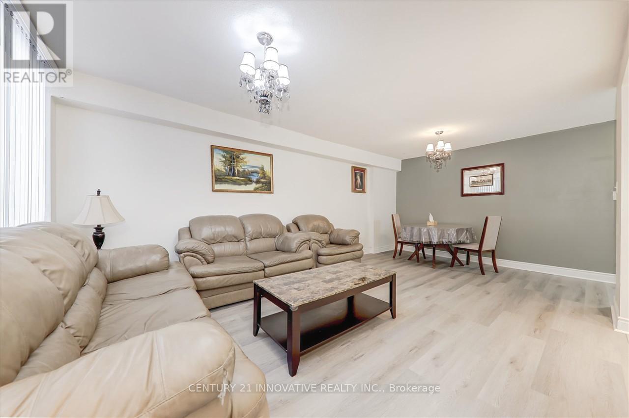 Photo 11 of 1004 10 Markbrook Lane, Toronto ON