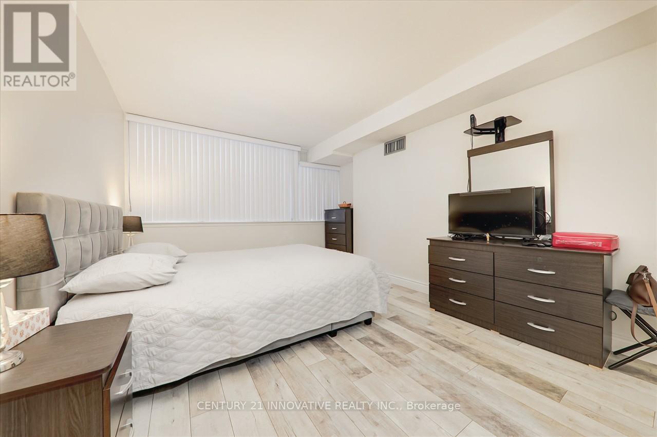 Photo 20 of 1004 10 Markbrook Lane, Toronto ON
