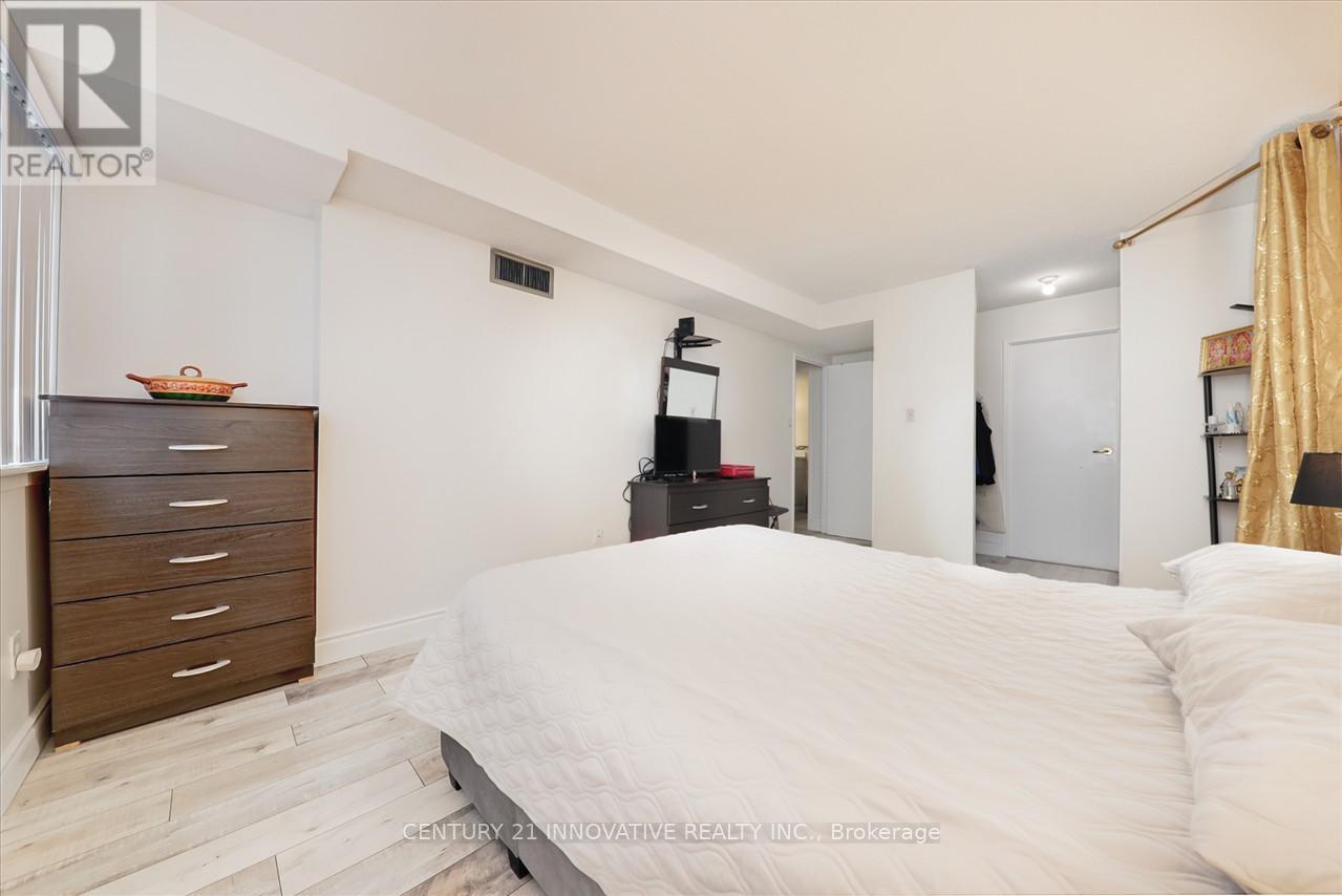 Photo 22 of 1004 10 Markbrook Lane, Toronto ON