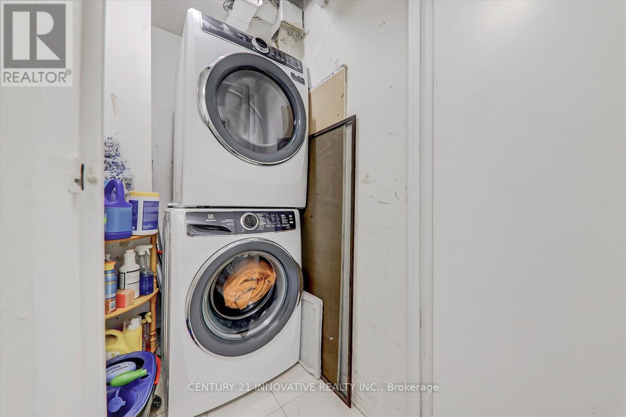 Photo 24 of 1004 10 Markbrook Lane, Toronto ON