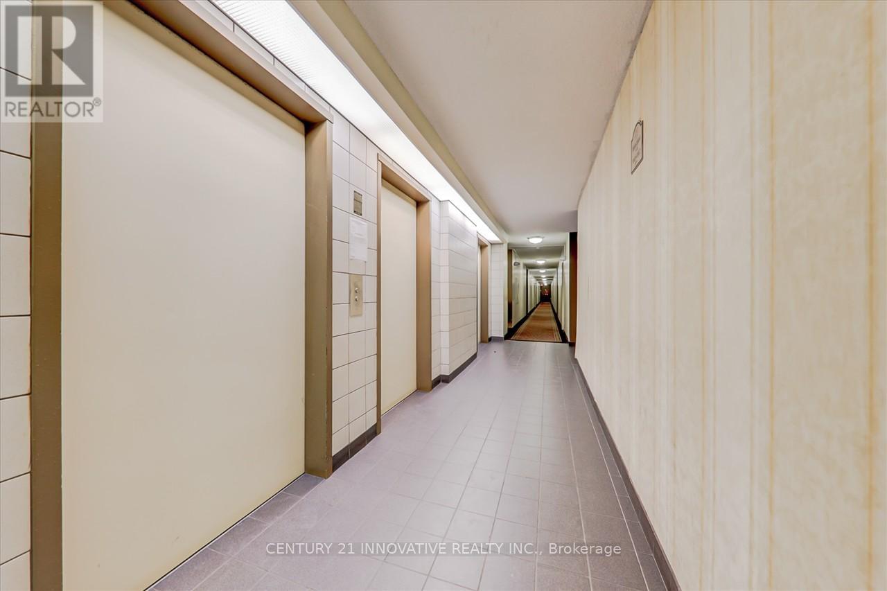 Photo 5 of 1004 10 Markbrook Lane, Toronto ON