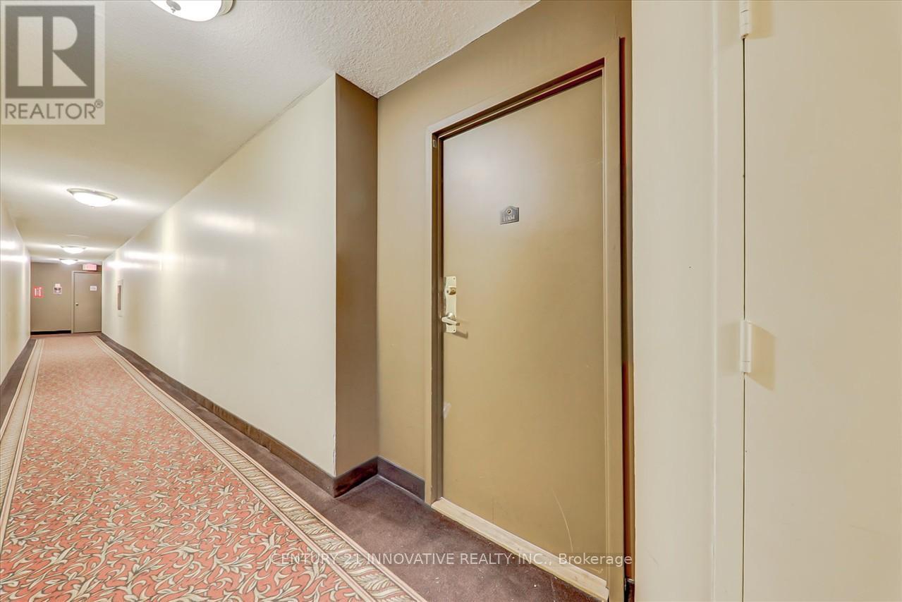 Photo 6 of 1004 10 Markbrook Lane, Toronto ON