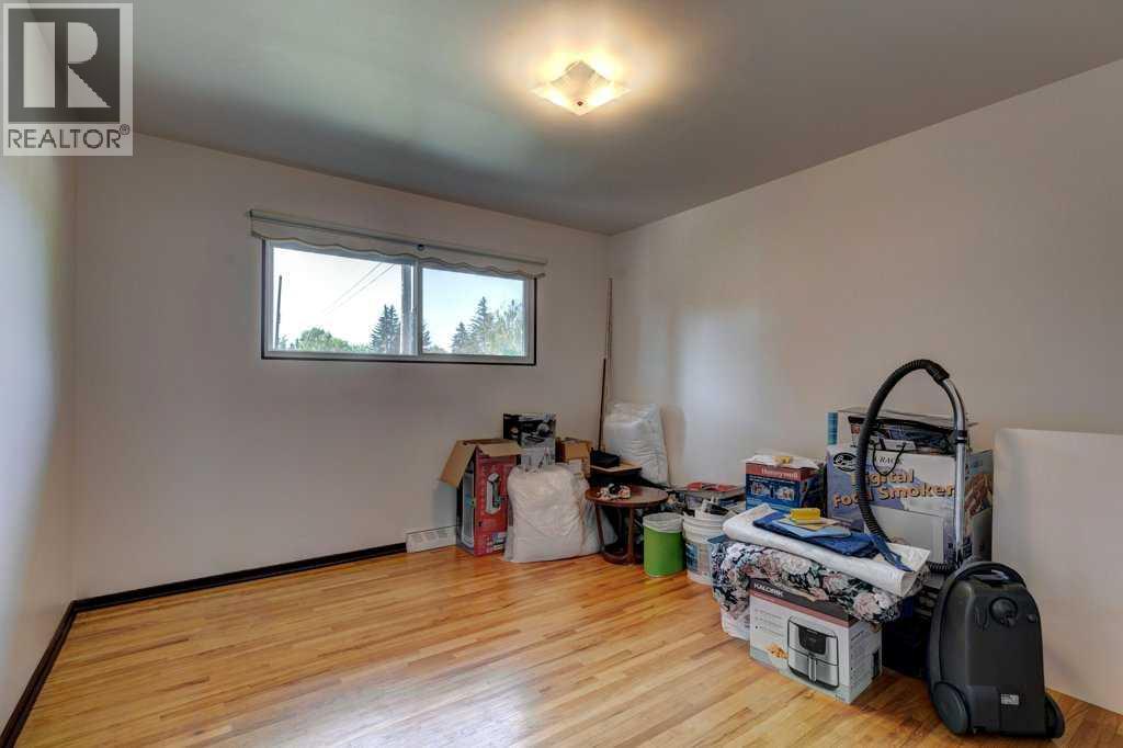 Single Family House Bungalow for Sale in   Avenue SW Haysboro Calgary 
