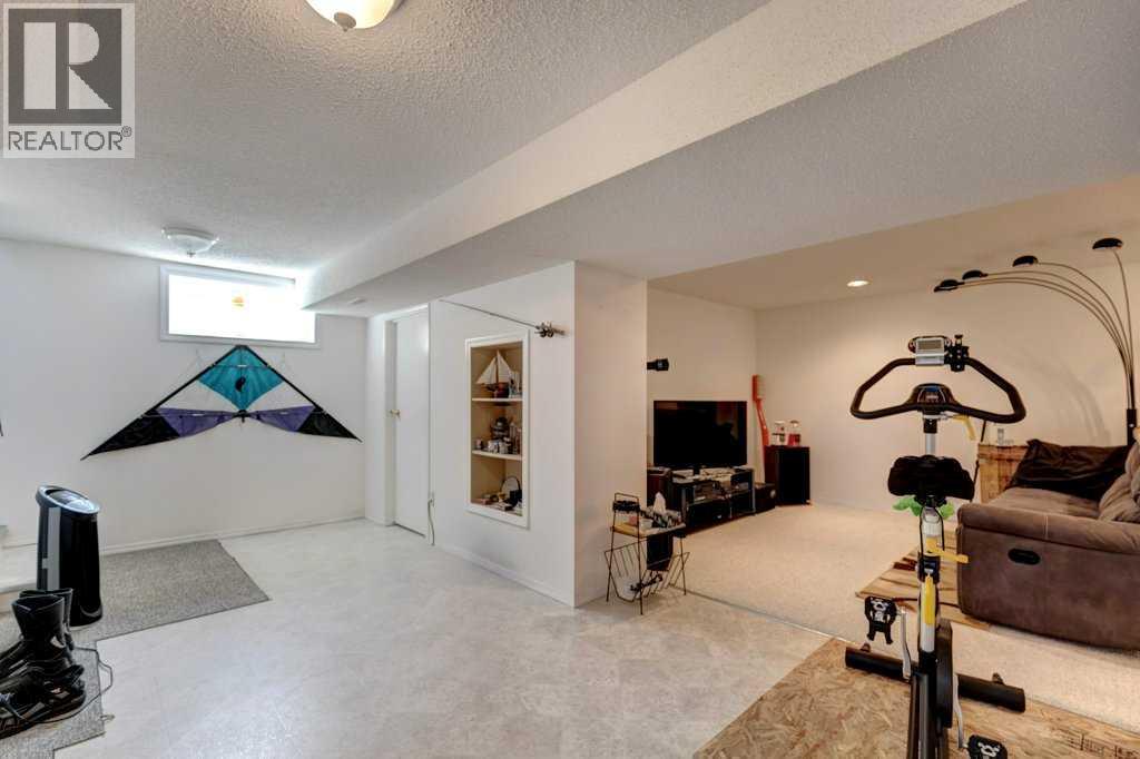Single Family House Bungalow for Sale in   Avenue SW Haysboro Calgary 
