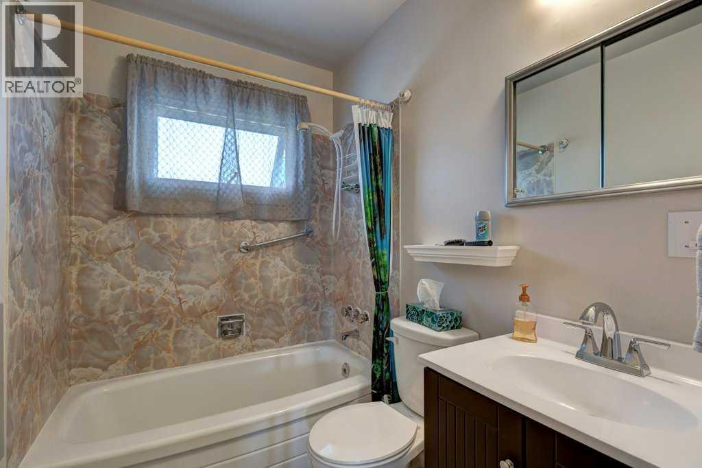 Single Family House Bungalow for Sale in   Avenue SW Haysboro Calgary 