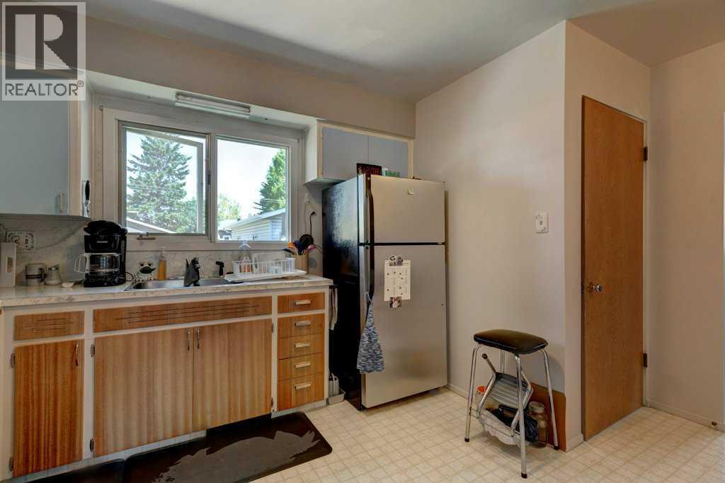 Single Family House Bungalow for Sale in   Avenue SW Haysboro Calgary 