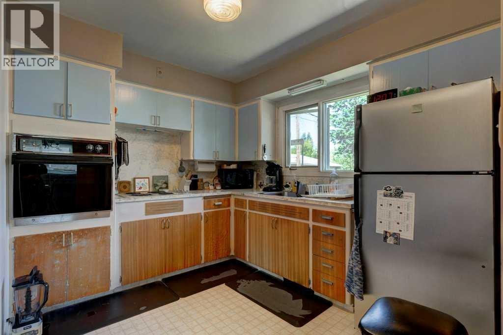 Single Family House Bungalow for Sale in   Avenue SW Haysboro Calgary 