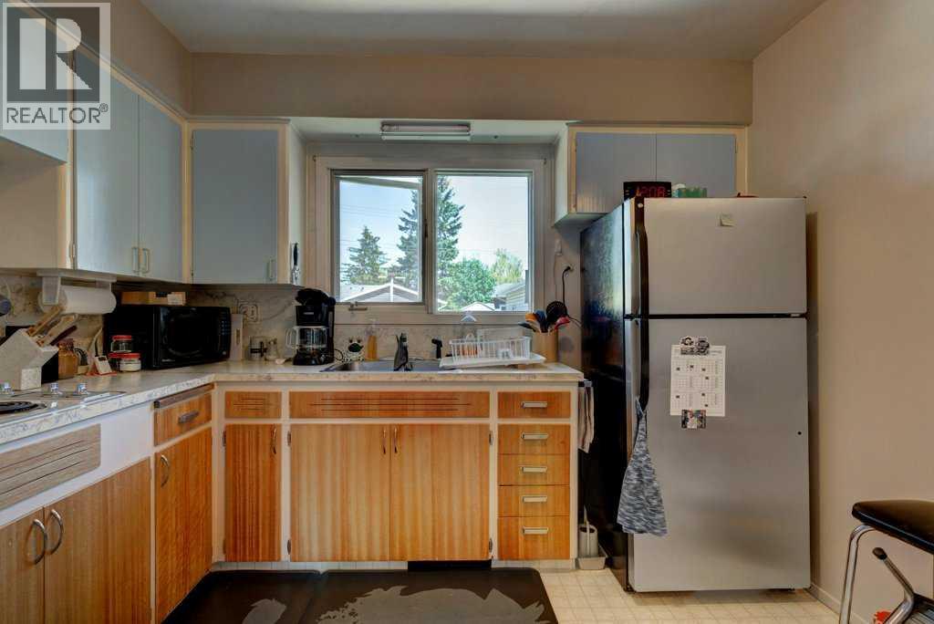 Single Family House Bungalow for Sale in   Avenue SW Haysboro Calgary 