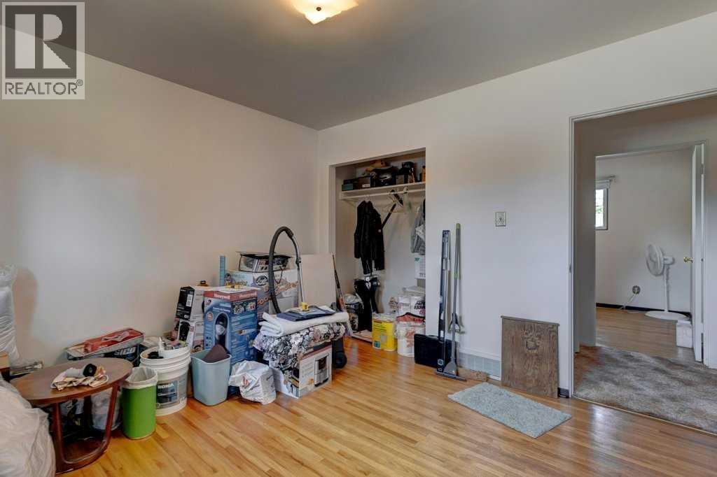 Single Family House Bungalow for Sale in   Avenue SW Haysboro Calgary 