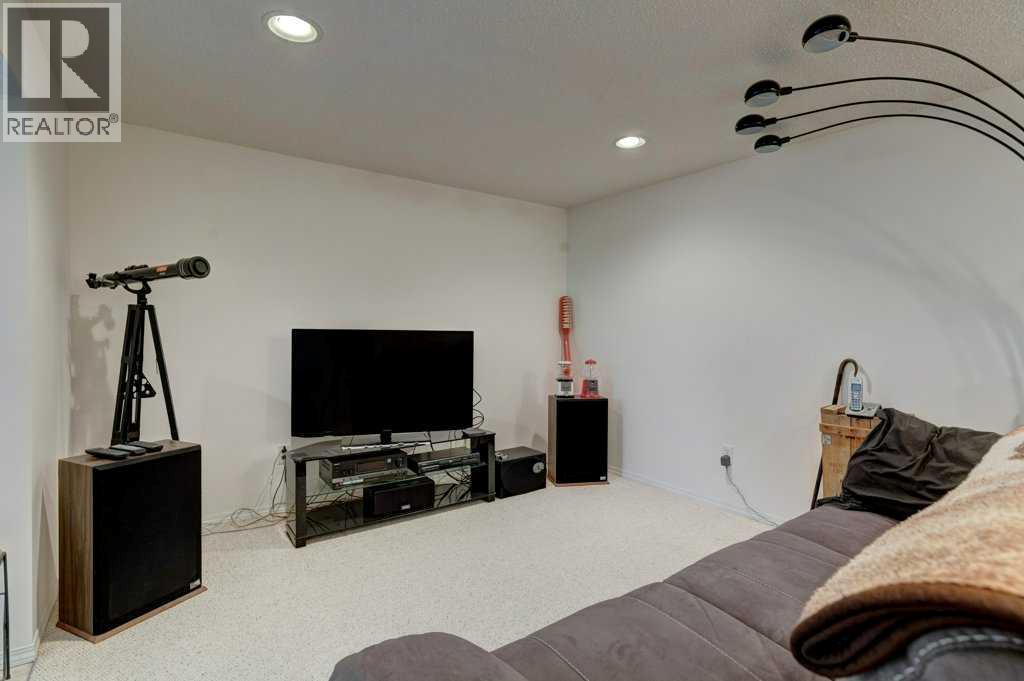 Single Family House Bungalow for Sale in   Avenue SW Haysboro Calgary 
