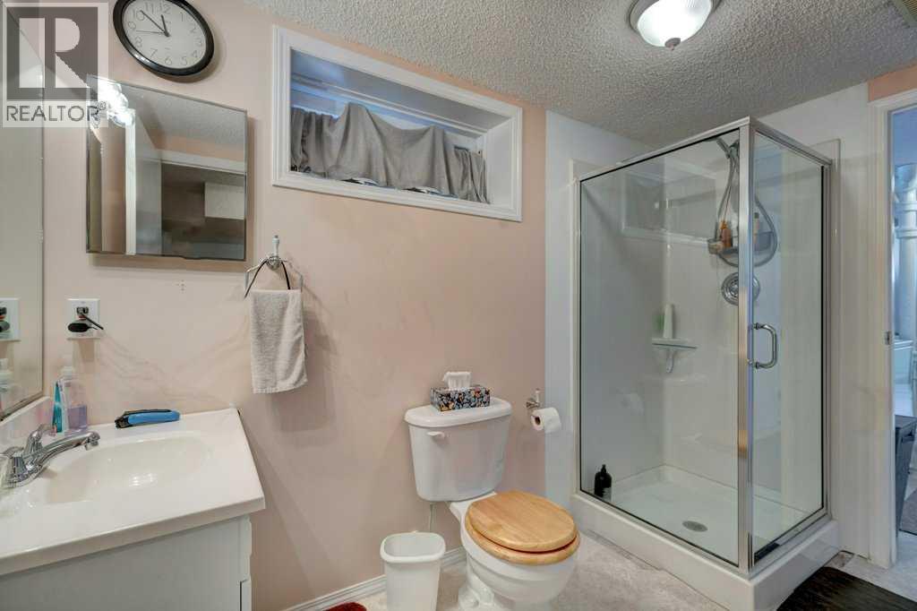 Single Family House Bungalow for Sale in   Avenue SW Haysboro Calgary 
