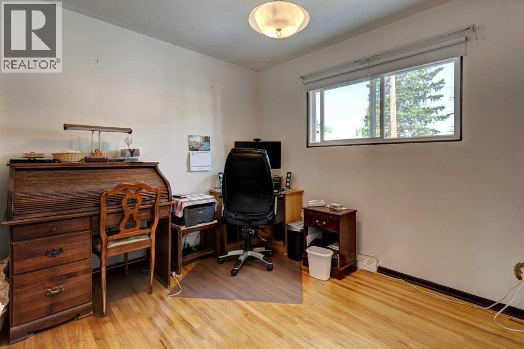 Single Family House Bungalow for Sale in   Avenue SW Haysboro Calgary 