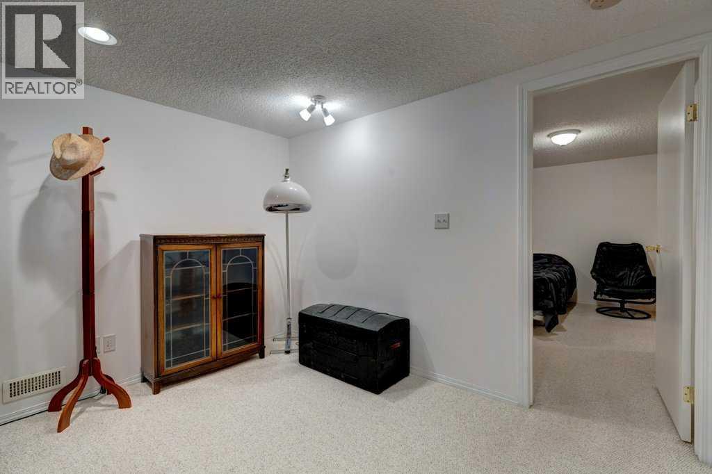 Single Family House Bungalow for Sale in   Avenue SW Haysboro Calgary 