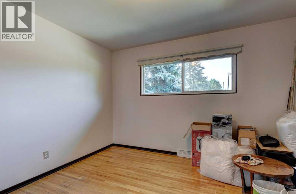 Single Family House Bungalow for Sale in   Avenue SW Haysboro Calgary 